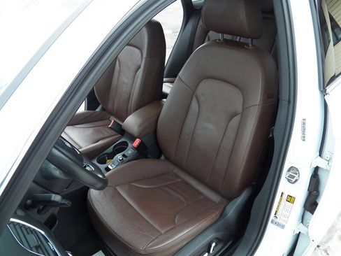 Used 2018 Audi Q3 2.0T Premium Plus w/ Premium Plus Package AWD/4WD image 9