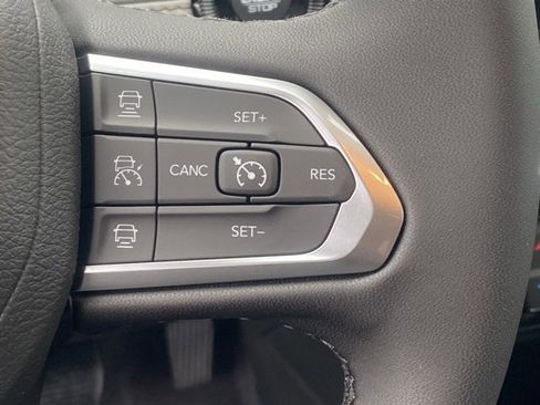 New 2026 Jeep Compass Limited image 18