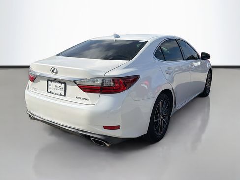 Used 2016 Lexus ES 350 350 w/ Luxury Package w/Wood Trim image 3