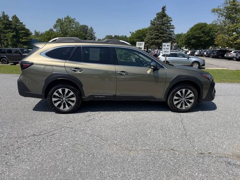 Used 2025 Subaru Outback Touring XT AWD/4WD image 6