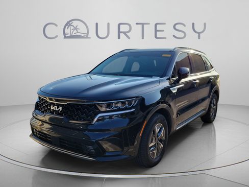Used 2024 Kia Sorento EX w/ Panoramic Sunroof Package FWD image 2