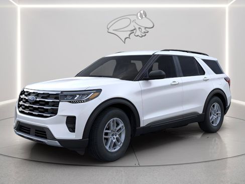 New 2026 Ford Explorer Active image 2