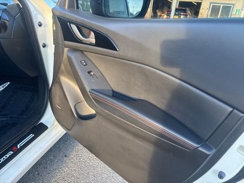 Used 2015 MAZDA MAZDA3 i Grand Touring image 10