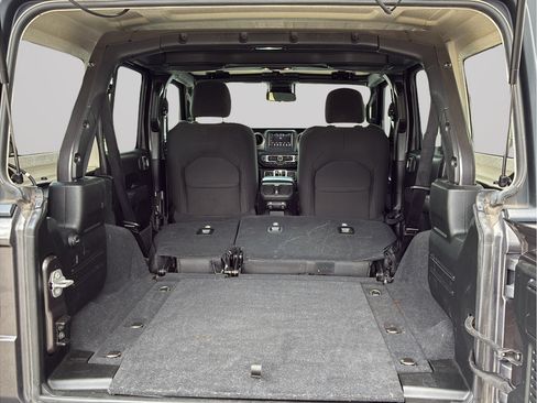 Used 2020 Jeep Wrangler Unlimited Sport S AWD/4WD image 9