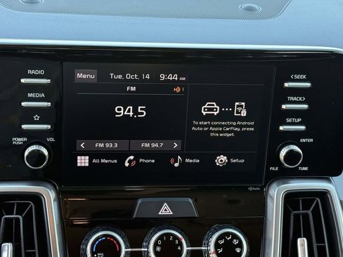 Used 2023 Kia Sorento LX image 12