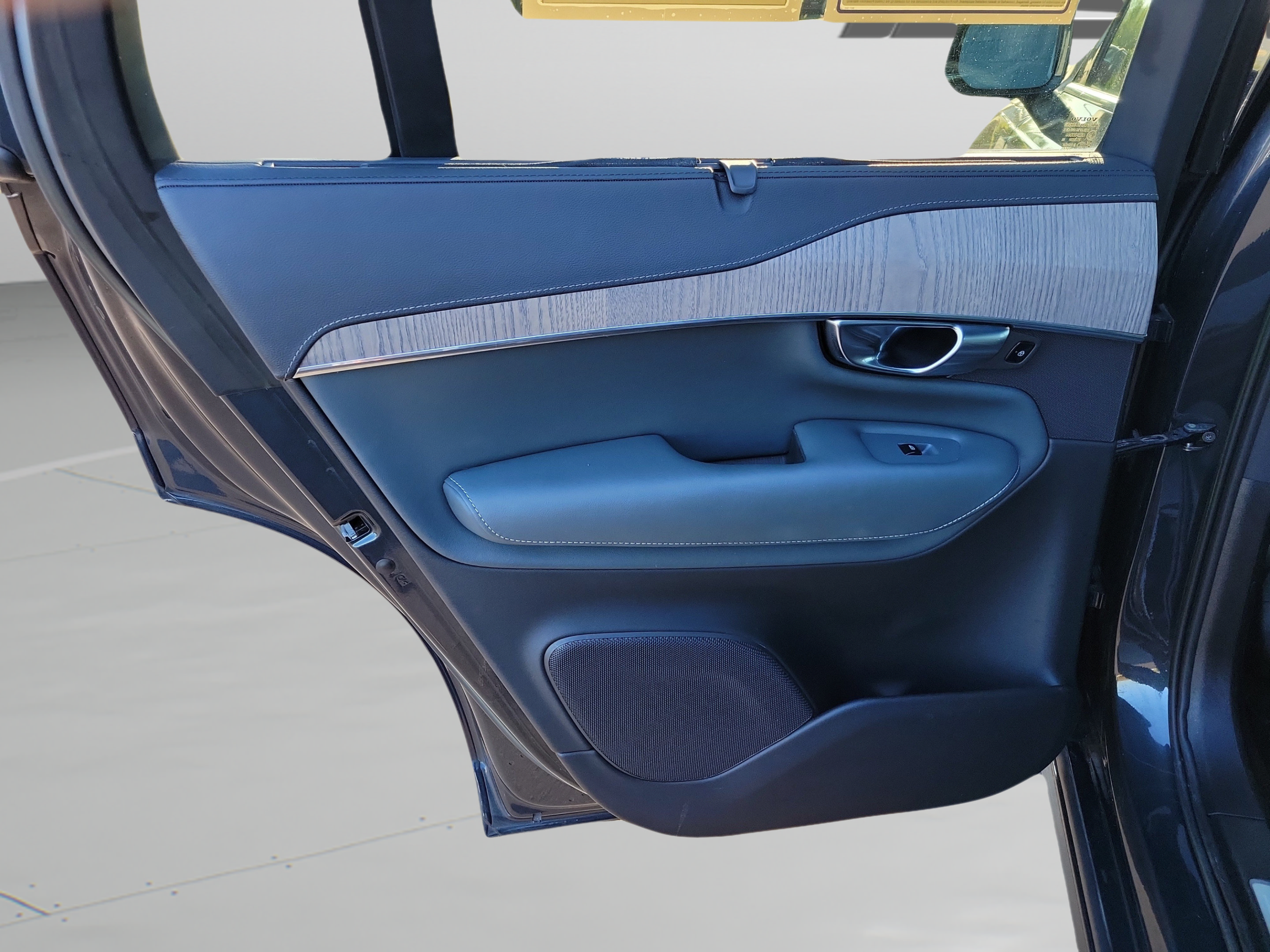 Used 2022 Volvo XC90 T6 Inscription w/ Advanced Package AWD/4WD image 15