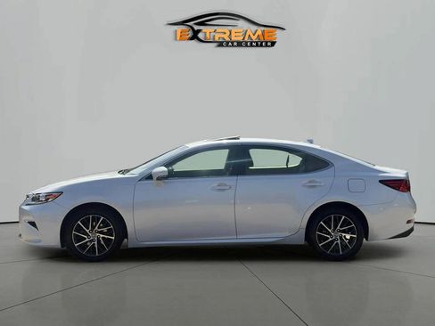 Used 2016 Lexus ES 350 w/ Navigation System Package FWD image 3