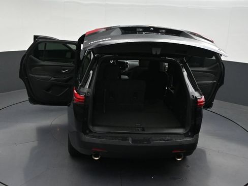 Used 2023 Chevrolet Traverse LT FWD image 36
