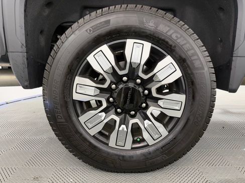 Used 2024 GMC Sierra 2500 Denali w/ Denali Reserve Package image 13