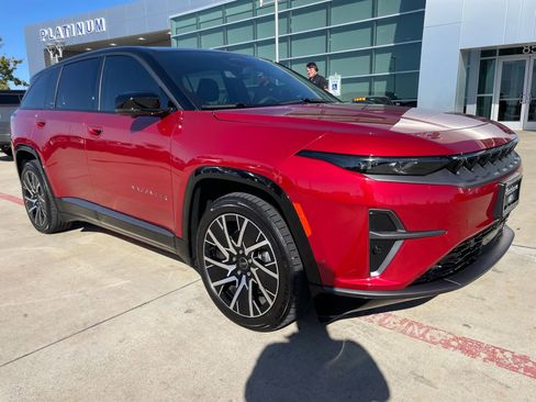 Used 2025 Jeep Wagoneer S Limited image 7