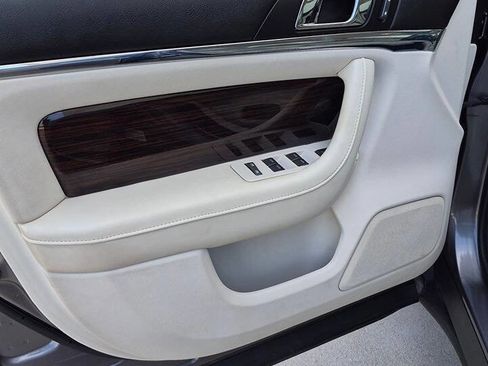 Used 2012 Lincoln MKS FWD image 39