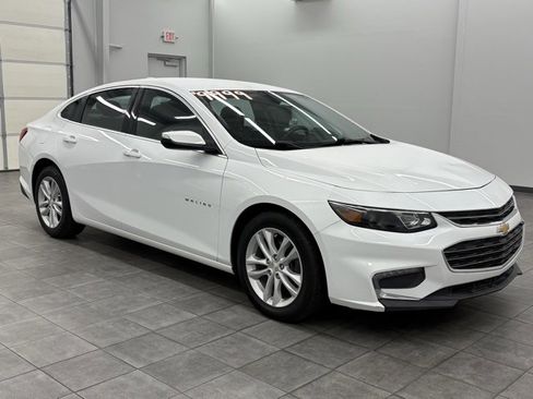 Used 2018 Chevrolet Malibu LT image 1