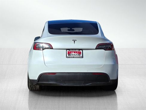 Used 2023 Tesla Model Y Long Range image 5
