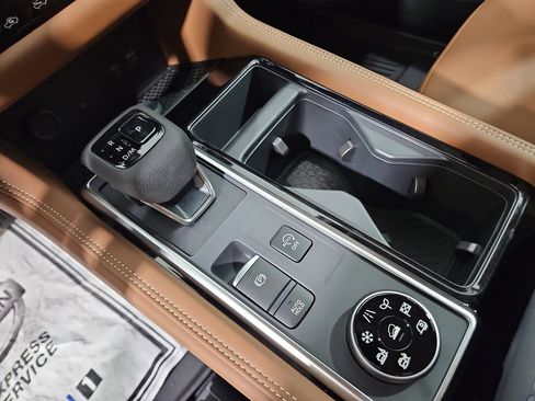 New 2026 Nissan Pathfinder Platinum AWD/4WD image 23