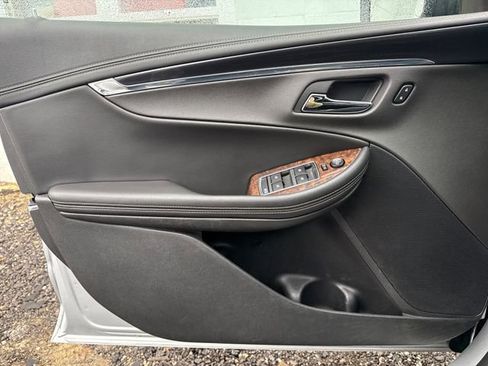 Used 2015 Chevrolet Impala LTZ FWD image 21