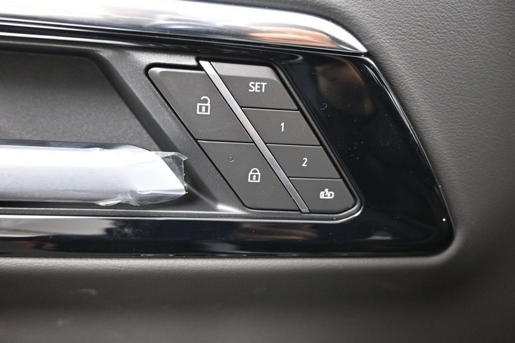New 2026 Chevrolet Tahoe High Country AWD/4WD image 26