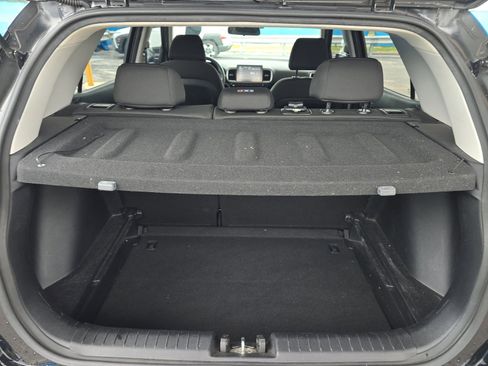 Used 2021 Hyundai Venue SE image 16