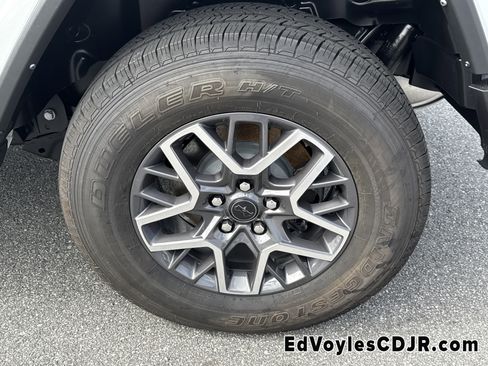 Certified 2024 Jeep Wrangler Sahara w/ Technology Group image 23