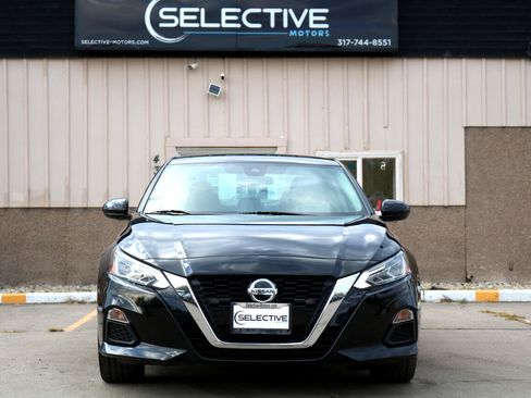 Used 2021 Nissan Altima 2.5 SR image 2