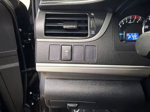 Used 2012 Toyota Camry SE FWD image 28
