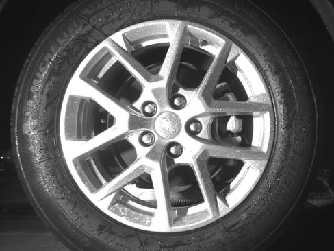 Used 2022 Chevrolet Equinox LS w/ LPO, Floor Liner Package FWD image 18