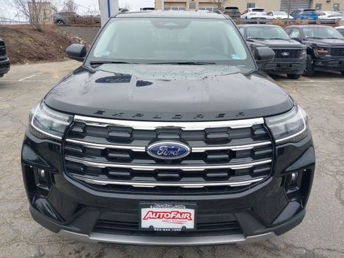 Certified 2025 Ford Explorer Active w/ Active Comfort Package image 3