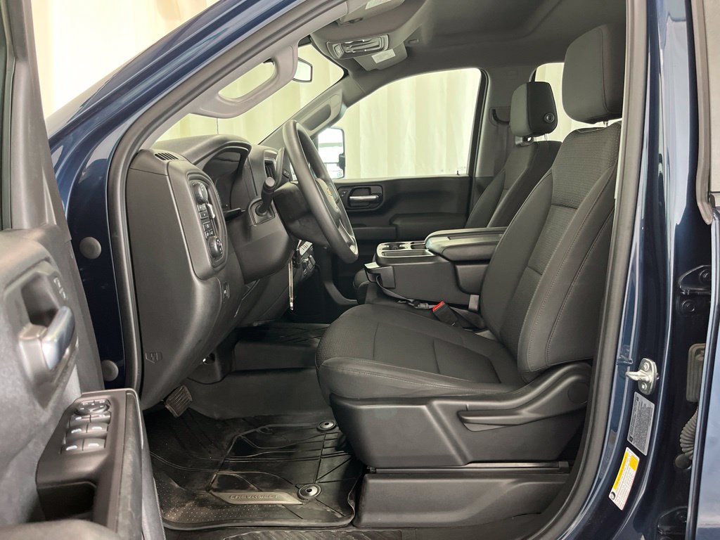 Used 2021 Chevrolet Silverado 2500 Custom w/ Custom Value Package AWD/4WD image 3
