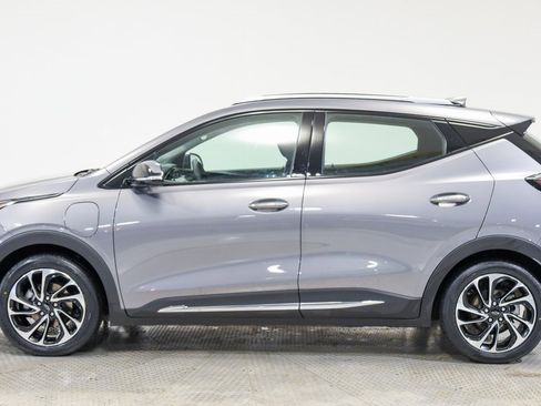 Used 2023 Chevrolet Bolt EUV Premier w/ Sun & Sound Package image 8