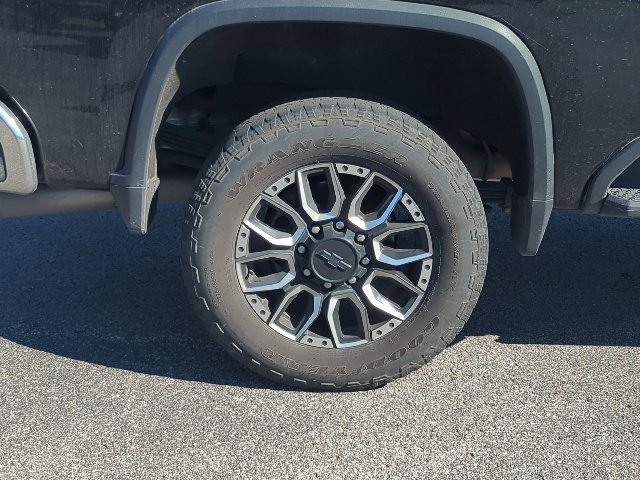 Used 2024 Chevrolet Silverado 2500 LTZ w/ LTZ Convenience Package AWD/4WD image 37