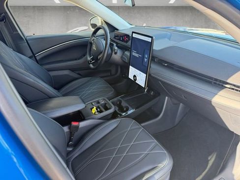 Used 2025 Ford Mustang Mach-E Select w/ Comfort Package Lite image 24