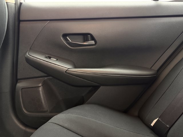 Used 2024 Nissan Sentra SV FWD image 33