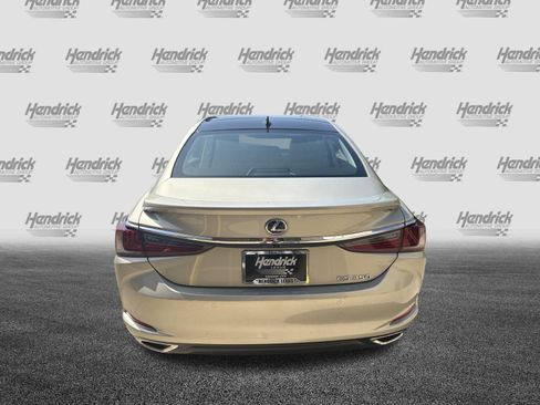 Used 2025 Lexus ES 350 w/ Accessory Package (Z2) FWD image 9
