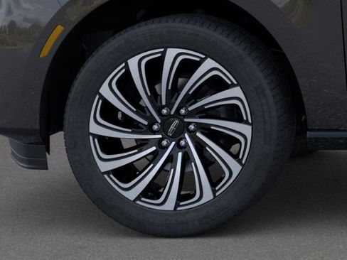 New 2025 Lincoln Navigator Black Label image 19