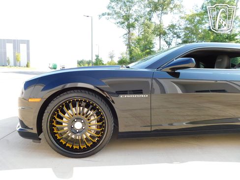 Used 2013 Chevrolet Camaro SS w/ RS Package RWD image 10