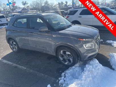 Used 2023 Hyundai Venue SEL w/ Cargo Package