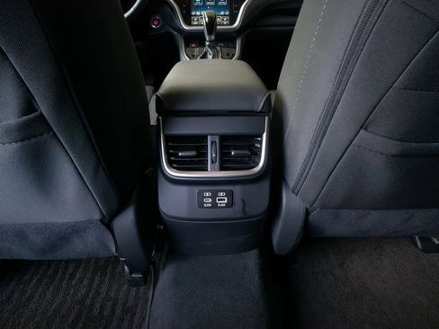 Used 2025 Subaru Outback Premium AWD/4WD image 18