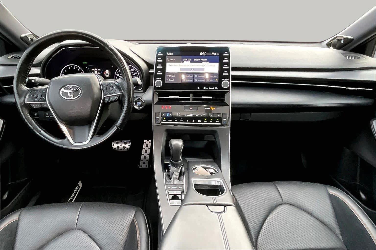 Used 2019 Toyota Avalon Touring FWD image 16