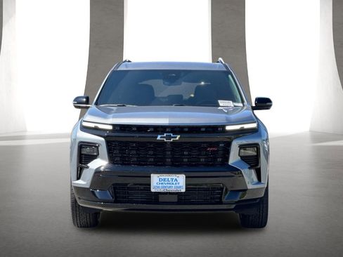 New 2026 Chevrolet Traverse RS w/ LPO, Floor Liner Package FWD image 9