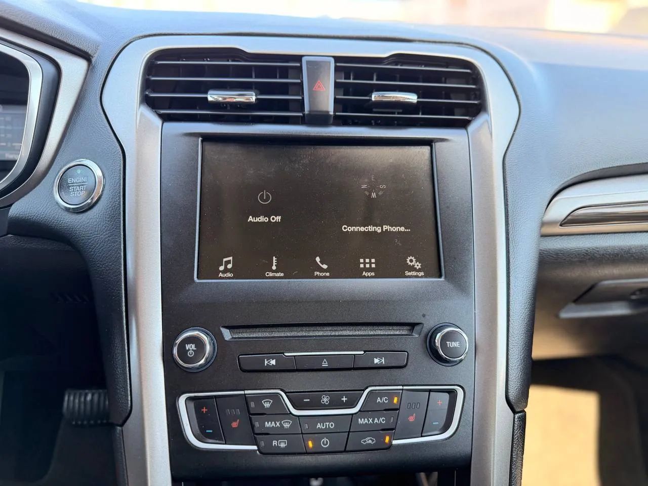 Used 2017 Ford Fusion SE w/ Equipment Group 602A FWD image 46