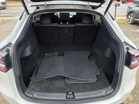 Used 2020 Tesla Model Y Long Range image 13