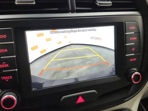 Used 2021 Kia Soul S image 2