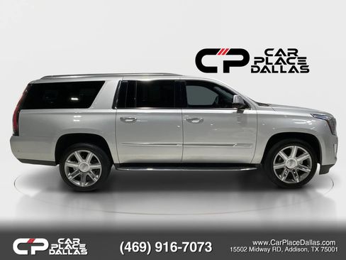 Used 2020 Cadillac Escalade ESV Luxury RWD image 11