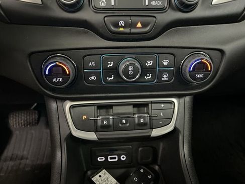 Certified 2023 GMC Terrain SLT w/ Tech Package image 17