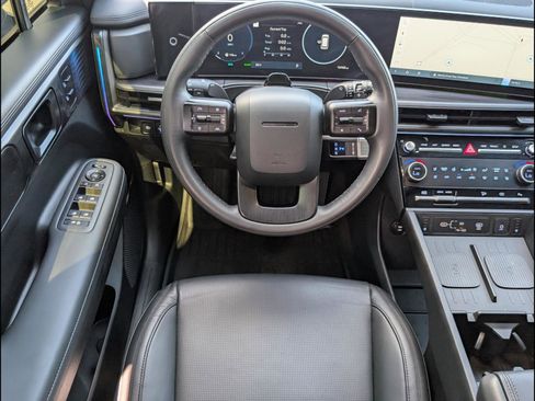 Used 2025 Hyundai Santa Fe Calligraphy image 8
