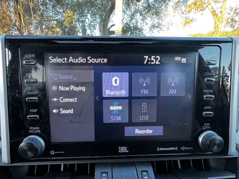 Used 2020 Toyota RAV4 Limited image 25