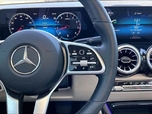 Used 2023 Mercedes-Benz GLB 250 4MATIC image 21