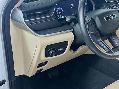 Used 2021 Jeep Grand Cherokee L Limited image 17