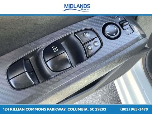 Used 2025 Nissan Altima 2.5 SV FWD image 17