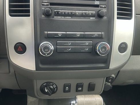 Used 2012 Nissan Frontier SV w/ SV Premium Utility Pkg image 18