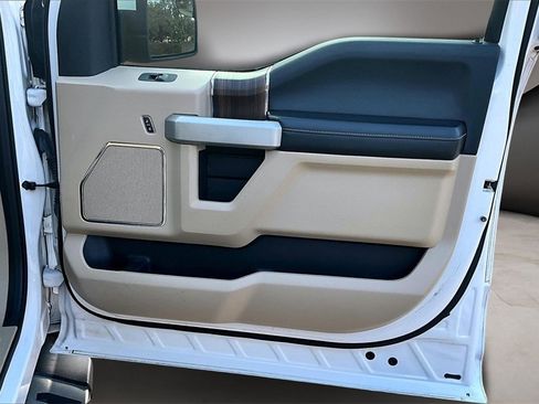 Used 2016 Ford F150 Lariat w/ Trailer Tow Package image 28